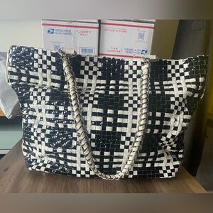 WHITE HOUSE BLACK MARKET CLASSIC BAG